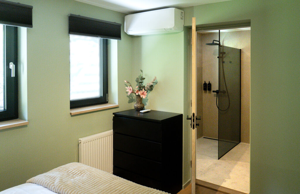 airco + ensuite bathroom